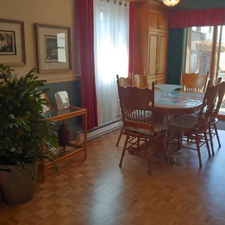 3 Bedrooms 3 Beds Near Metro -2 Parking Free Montreal Exterior foto